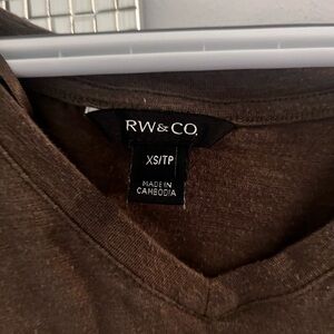 RW&Co V-neck Tshirt